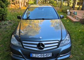 Мерседес Ц-Клас 2011 у Європі на Automoto.ua Сірий Мерседес Ц-Клас, об'ємом двигуна 2.14 л та пробігом 269 тис. км за 7967 $, фото 4 на Automoto.ua