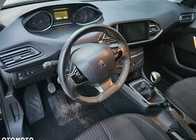 Пежо 308, объемом двигателя 1.2 л и пробегом 121 тыс. км за 4298 $, фото 10 на Automoto.ua