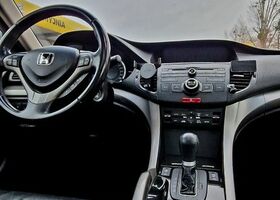 Хонда Аккорд, объемом двигателя 2.35 л и пробегом 280 тыс. км за 9719 $, фото 14 на Automoto.ua