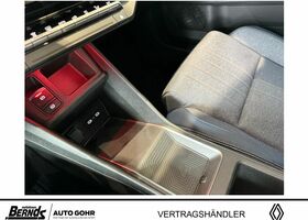 Рено R 4 2025 в Европе на Automoto.ua Синий Рено R 4, объемом двигателя 0 л и пробегом 12 тыс. км за 41812 $, фото 24 на Automoto.ua