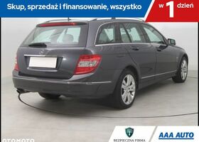 Мерседес Ц-Класс 2008 в Европе на Automoto.ua Черный Мерседес Ц-Класс, объемом двигателя 1 л и пробегом 212 тыс. км за 6538 $, фото 5 на Automoto.ua