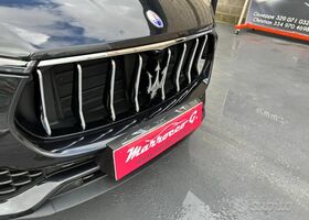 Мазераті Леванте 2018 у Європі на Automoto.ua Чорний Мазераті Леванте, об'ємом двигуна 0 л та пробігом 89 тис. км за 58354 $, фото 10 на Automoto.ua