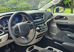Крайслер Pacifica 2022 у Європі на Automoto.ua Сірий Крайслер Pacifica, об'ємом двигуна 3.61 л та пробігом 87 тис. км за 28766 $, фото 9 на Automoto.ua