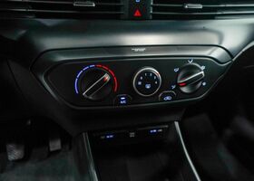 Хендай і20 2022 у Європі на Automoto.ua Синій Хендай і20, об'ємом двигуна 1 л та пробігом 72 тис. км за 16908 $, фото 25 на Automoto.ua