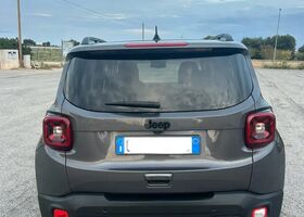 Джип Ренегат 2019 в Европе на Automoto.ua Серый Джип Ренегат, объемом двигателя 1.33 л и пробегом 49 тыс. км за 25777 $, фото 2 на Automoto.ua