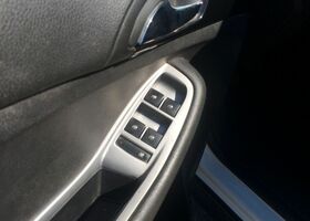 Шевроле Орландо 2011 в Европе на Automoto.ua Белый Шевроле Орландо, объемом двигателя 2 л и пробегом 192 тыс. км за 5294 $, фото 13 на Automoto.ua