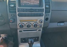 Ниссан Патфайндер 2007 в Европе на Automoto.ua Серебряный Ниссан Патфайндер, объемом двигателя 2.49 л и пробегом 250 тыс. км за 5490 $, фото 13 на Automoto.ua