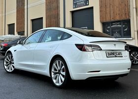 Білий Тесла Модель 3, об'ємом двигуна 0 л та пробігом 54 тис. км за 37664 $, фото 3 на Automoto.ua