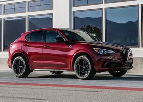 Автомобиль Alfa Romeo Stelvio 2021 модельного года