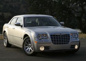 Крайслер 300, Седан 2005 - н.в. 6.1 i V8 16V SRT-8