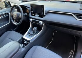 Тойота РАВ 4 2020 у Європі на Automoto.ua Сірий Тойота РАВ 4, об'ємом двигуна 2.49 л та пробігом 110 тис. км за 26591 $, фото 9 на Automoto.ua