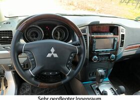 Міцубісі Паджеро 2016 у Європі на Automoto.ua Білий Міцубісі Паджеро, об'ємом двигуна 3.2 л та пробігом 51 тис. км за 41884 $, фото 5 на Automoto.ua