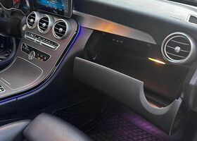 Мерседес Ц-Клас 2019 у Європі на Automoto.ua Чорний Мерседес Ц-Клас, об'ємом двигуна 1 л та пробігом 112 тис. км за 29516 $, фото 22 на Automoto.ua
