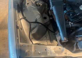 Мерседес 200 1984 у Європі на Automoto.ua Срібний Мерседес 200, об'ємом двигуна 2 л та пробігом 138 тис. км за 16240 $, фото 22 на Automoto.ua