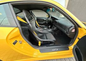 Желтый Порше 911, объемом двигателя 3.6 л и пробегом 37 тыс. км за 178186 $, фото 10 на Automoto.ua