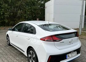 Хендай Ioniq, об'ємом двигуна 1.58 л та пробігом 212 тис. км за 9287 $, фото 6 на Automoto.ua