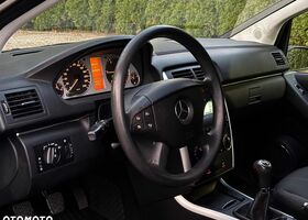 Мерседес Б-класс 2007 в Европе на Automoto.ua Черный Мерседес Б-класс, объемом двигателя 1 л и пробегом 284 тыс. км за 3124 $, фото 8 на Automoto.ua