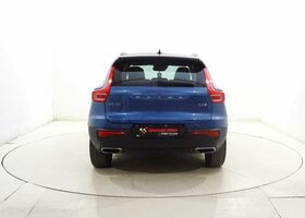 Синій Вольво XC40, об'ємом двигуна 1.97 л та пробігом 163 тис. км за 21475 $, фото 4 на Automoto.ua