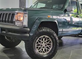 Зелений Джип Comanche, об'ємом двигуна 3.96 л та пробігом 143 тис. км за 27198 $, фото 10 на Automoto.ua