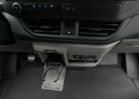 Форд Транзит Кастом 2025 в Европе на Automoto.ua Форд Транзит Кастом, объемом двигателя 2.49 л и пробегом 10 тыс. км за 41347 $, фото 43 на Automoto.ua