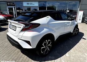 Тойота C-HR, объемом двигателя 1.8 л и пробегом 103 тыс. км за 17257 $, фото 3 на Automoto.ua