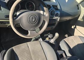 Рено Меган 2004 в Европе на Automoto.ua Серый Рено Меган, объемом двигателя 1 л и пробегом 271 тыс. км за 969 $, фото 8 на Automoto.ua