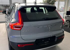 Вольво XC40, объемом двигателя 1.97 л и пробегом 10 тыс. км за 31153 $, фото 3 на Automoto.ua