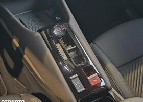 Альфа Ромео Джуниор 2025 в Европе на Automoto.ua Красный Альфа Ромео Джуниор, объемом двигателя 1 л и пробегом 1 тыс. км за 35473 $, фото 13 на Automoto.ua