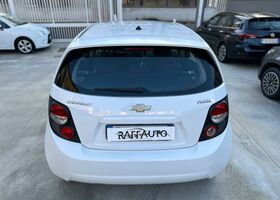 Шевроле Авео 2011 у Європі на Automoto.ua Білий Шевроле Авео, об'ємом двигуна 1.23 л та пробігом 99 тис. км за 4499 $, фото 3 на Automoto.ua