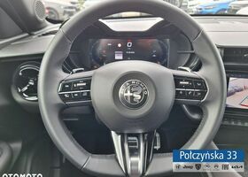 Альфа Ромео Джуниор 2025 в Европе на Automoto.ua Синий Альфа Ромео Джуниор, объемом двигателя 1 л и пробегом 7 тыс. км за 31693 $, фото 26 на Automoto.ua