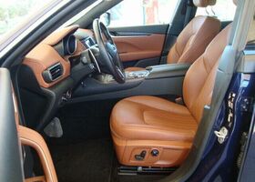 Мазераті Леванте 2018 у Європі на Automoto.ua Синій Мазераті Леванте, об'ємом двигуна 2.99 л та пробігом 145 тис. км за 30999 $, фото 10 на Automoto.ua