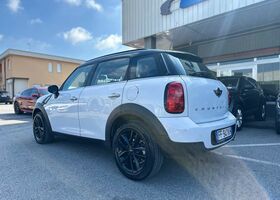 Белый Мини Cooper Countryman, объемом двигателя 2 л и пробегом 172 тыс. км за 10668 $, фото 5 на Automoto.ua