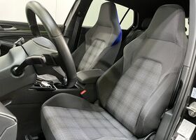 Фольксваген Golf GTE 2022 в Европе на Automoto.ua Черный Фольксваген Golf GTE, объемом двигателя 1.4 л и пробегом 50 тыс. км за 32598 $, фото 6 на Automoto.ua
