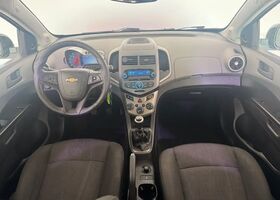 Шевроле Авео 2013 в Европе на Automoto.ua Черный Шевроле Авео, объемом двигателя 1.23 л и пробегом 129 тыс. км за 5587 $, фото 4 на Automoto.ua