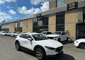 Белый Мазда CX-30, объемом двигателя 2 л и пробегом 70 тыс. км за 23876 $, фото 2 на Automoto.ua