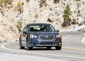 Subaru Legacy 2017 на тест-драйве, фото 4