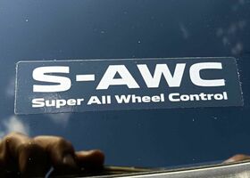 Міцубісі Аутлендер 2025 у Європі на Automoto.ua Синій Міцубісі Аутлендер, об'ємом двигуна 2.36 л та пробігом 10 тис. км за 61180 $, фото 15 на Automoto.ua