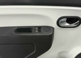 Рено Твинго 2020 в Европе на Automoto.ua Рено Твинго, объемом двигателя 1 л и пробегом 89 тыс. км за 7890 $, фото 15 на Automoto.ua