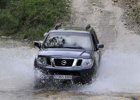 Ніссан Патфайндер, Позашляховик / Кросовер 2010 - н.в. 2,5 dCi 4WD MT (190)