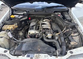 Мерседес 200 1991 в Европе на Automoto.ua Белый Мерседес 200, объемом двигателя 2 л и пробегом 200 тыс. км за 4141 $, фото 14 на Automoto.ua