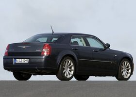 Крайслер 300, Седан 2005 - н.в. 5.7 i V8 AWD