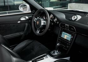 Білий Порше 911, об'ємом двигуна 3.8 л та пробігом 49 тис. км за 118172 $, фото 7 на Automoto.ua