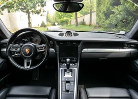 Сірий Порше 911, об'ємом двигуна 2.98 л та пробігом 83 тис. км за 118622 $, фото 4 на Automoto.ua