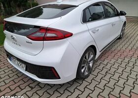 Хендай Ioniq, объемом двигателя 1.58 л и пробегом 55 тыс. км за 15119 $, фото 4 на Automoto.ua