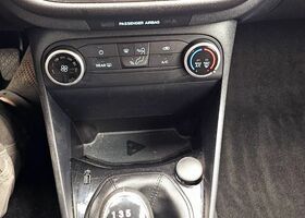 Форд Фієста 2020 у Європі на Automoto.ua Сірий Форд Фієста, об'ємом двигуна 1 л та пробігом 65 тис. км за 9250 $, фото 17 на Automoto.ua