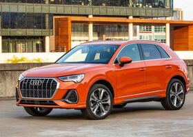Нова оранжева Audi Q3 2021 року на AutoMoto.ua