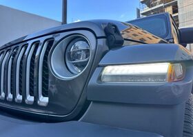 Джип Gladiator 2021 в Европе на Automoto.ua Серый Джип Gladiator, объемом двигателя 2.99 л и пробегом 82 тыс. км за 50223 $, фото 5 на Automoto.ua