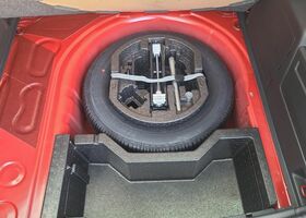 Красный Шкода Фабия, объемом двигателя 1 л и пробегом 14 тыс. км за 22559 $, фото 14 на Automoto.ua