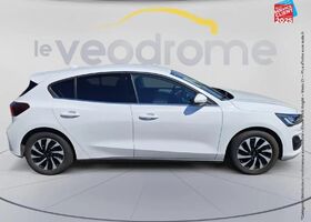 Форд Фокус 2024 у Європі на Automoto.ua Білий Форд Фокус, об'ємом двигуна 1 л та пробігом 31 тис. км за 23923 $, фото 3 на Automoto.ua