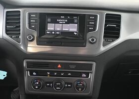 Фольксваген Гольф Спортсван 2015 у Європі на Automoto.ua Чорний Фольксваген Гольф Спортсван, об'ємом двигуна 1.2 л та пробігом 145 тис. км за 11582 $, фото 7 на Automoto.ua